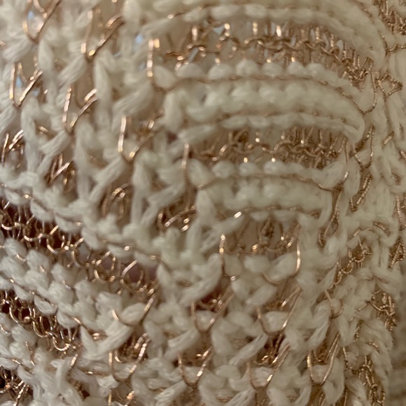 Beautiful  top size m - Picture 6 of 8